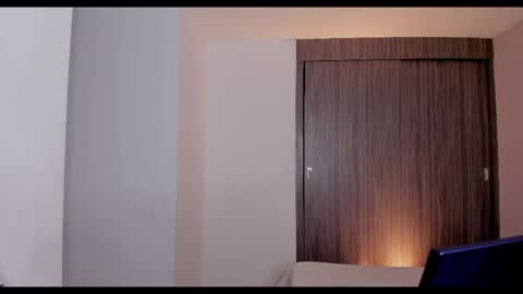 Snapshot of brunnahart chatting on 10.02.25 online show from 10.02.25