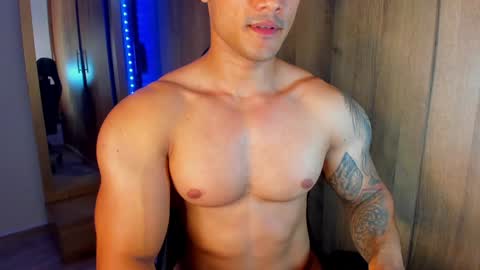 Snapshot of bryan_boy_ chatting on 12.22.24 bryan online show from 12.22.24