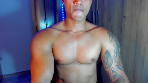 Snapshot of bryan_boy_ chatting on 01.14.25 bryan online show from 01.14.25