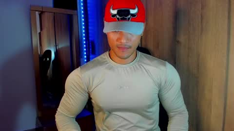 Snapshot of bryan_boy_ chatting on 01.28.25 bryan online show from 01.28.25