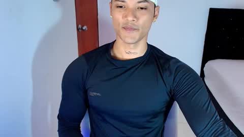 Snapshot of bryan_boy_ chatting on 09.19.25 bryan online show from 09.19.25