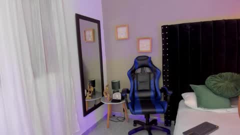 Snapshot of bryan_robayo5 chatting on 12.02.25 Bryan online show from 12.02.25