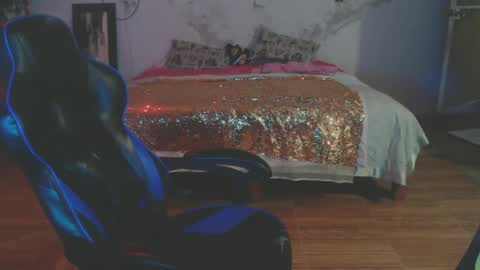 Isabella but call me isa  online show from 12.24.24