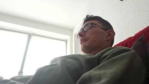 Snapshot of buddea chatting on 10.24.25 buddea online show from 10.24.25