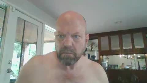 Snapshot of bulldog302w chatting on 09.10.25 bulldog302w online show from 09.10.25