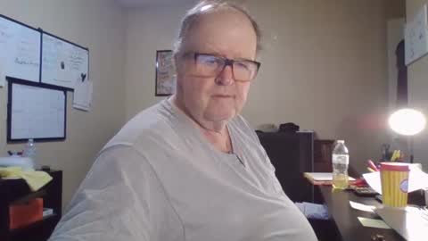 Snapshot of bullfrogg5050 chatting on 09.16.25 bullfrogg5050 online show from 09.16.25