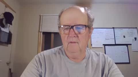 Snapshot of bullfrogg5050 chatting on 09.17.25 bullfrogg5050 online show from 09.17.25