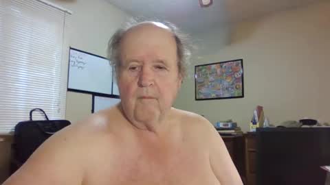 Snapshot of bullfrogg5050 chatting on 10.06.25 bullfrogg5050 online show from 10.06.25