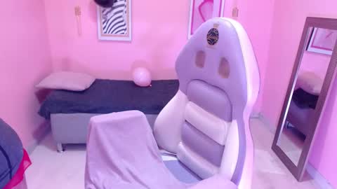 ... .          . ... online show from 11.17.25