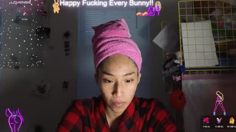 Snapshot of bunnycheekz chatting on 01.06.25 Tokki  bunny  online show from 01.06.25