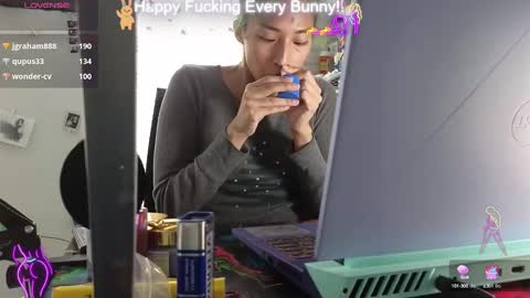 Snapshot of bunnycheekz chatting on 01.10.25 Tokki  bunny  online show from 01.10.25