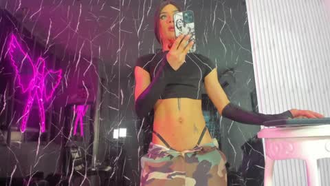 Snapshot of bunnyhots chatting on 01.22.25 Angela Santini online show from 01.22.25