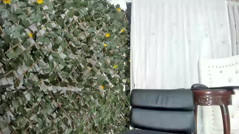 Snapshot of bunnyhots chatting on 02.23.25 Angela Santini online show from 02.23.25