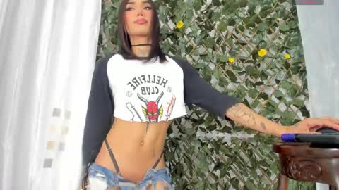 Snapshot of bunnyhots chatting on 03.11.25 Angela Santini online show from 03.11.25