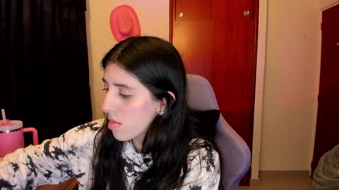 Snapshot of bunnyy09 chatting on 12.17.24 Jess online show from 12.17.24