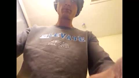 Snapshot of burntbuns710 chatting on 12.13.24 LostSingledad online show from 12.13.24