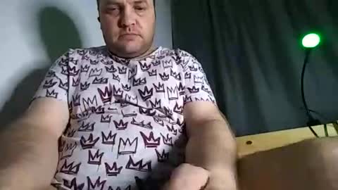 Snapshot of bury703709 chatting on 02.16.25 Creazy dad online show from 02.16.25