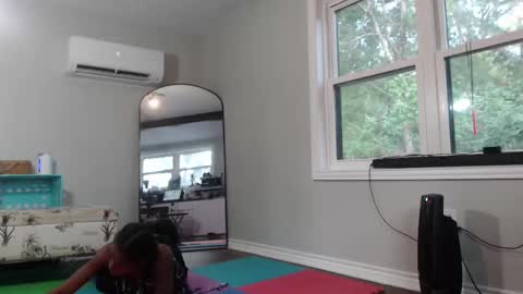 Snapshot of butt3rcup chatting on 09.29.25 Goddess online show from 09.29.25