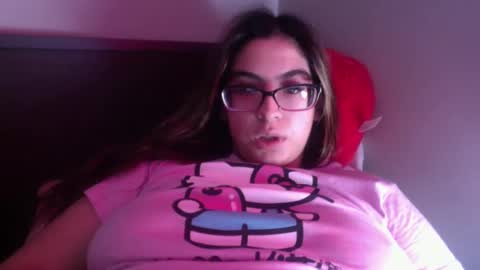 Snapshot of buymiabluntt chatting on 03.06.25 mia online show from 03.06.25