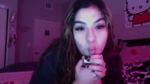 Snapshot of buymiabluntt chatting on 03.11.25 mia online show from 03.11.25