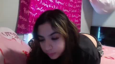 Snapshot of buymiabluntt chatting on 03.11.25 mia online show from 03.11.25