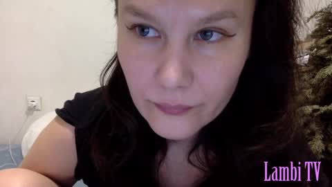 Snapshot of caffeinated_lamb chatting on 01.05.25 Lamb online show from 01.05.25
