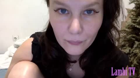 Snapshot of caffeinated_lamb chatting on 01.27.25 Lamb online show from 01.27.25