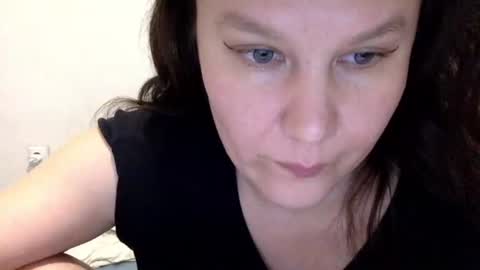 Snapshot of caffeinated_lamb chatting on 09.29.25 Lamb online show from 09.29.25