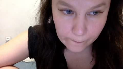 Snapshot of caffeinated_lamb chatting on 10.05.25 Lamb online show from 10.05.25