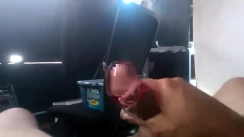 Snapshot of calisguitar chatting on 10.09.25 Calisguitar online show from 10.09.25