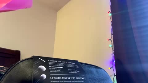 Snapshot of calishop1 chatting on 12.18.24 calishop1 online show from 12.18.24