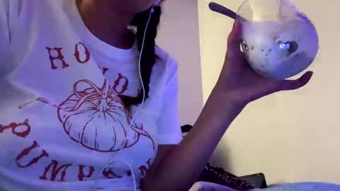 Snapshot of calishop1 chatting on 10.12.25 calishop1 online show from 10.12.25