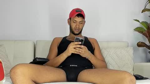 Snapshot of callmeby_lebron chatting on 10.06.25 LeBron online show from 10.06.25