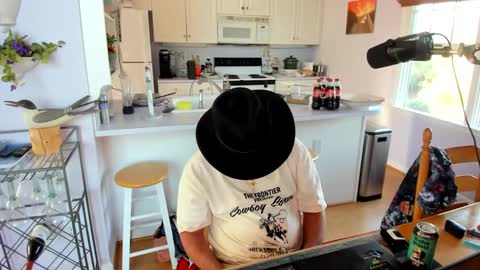 Snapshot of camarant chatting on 10.06.25 camarant online show from 10.06.25