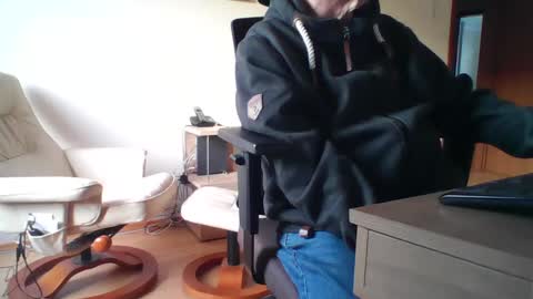 Snapshot of camcologne chatting on 02.02.25 camcologne online show from 02.02.25