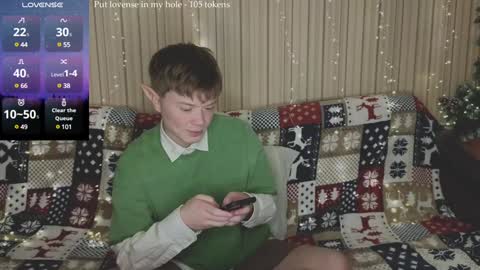 Snapshot of cameron_crowly chatting on 12.21.24 Cameron online show from 12.21.24