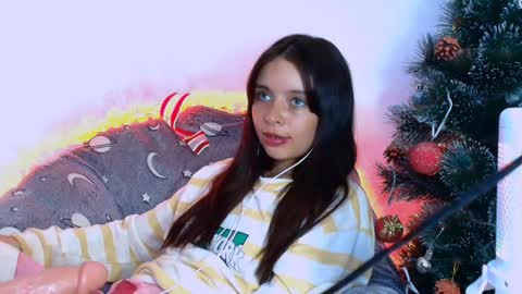 Snapshot of cami_casti777 chatting on 12.10.24 trini-1000 online show from 12.10.24