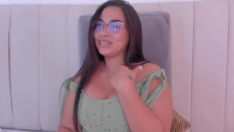 Snapshot of camila_adams chatting on 01.05.25 Cami online show from 01.05.25