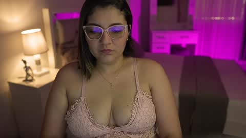 Snapshot of camila_buitrago chatting on 12.08.24 Camila buitrago online show from 12.08.24