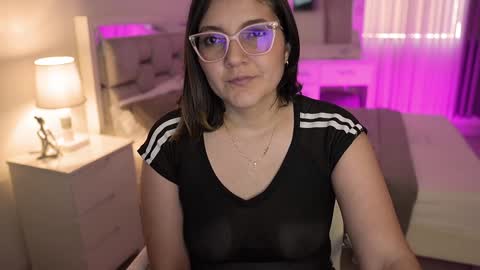 Snapshot of camila_buitrago chatting on 12.25.24 Camila buitrago online show from 12.25.24