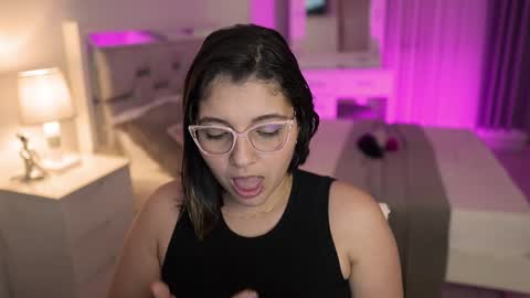 Snapshot of camila_buitrago chatting on 12.30.24 Camila buitrago online show from 12.30.24