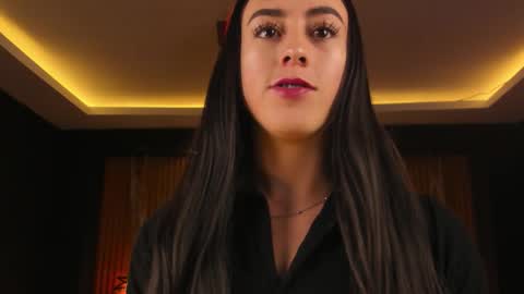 camila_martinez9 online show from 10.20.25