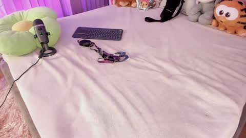 Camila online show from 02.06.25