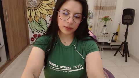 Snapshot of camilacarter chatting on 01.10.25 camilacarter online show from 01.10.25