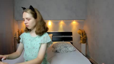 Camilla online show from 09.26.25