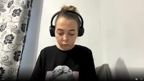 camillelisowe online show from 12.04.25