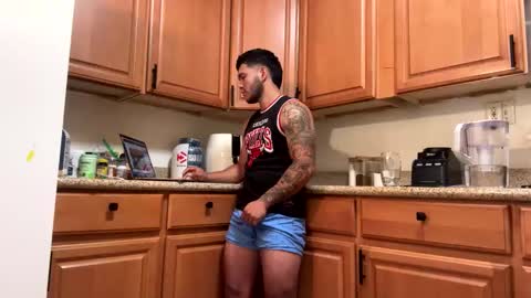 Snapshot of camilooo_cb chatting on 10.31.25 camilooo_cb online show from 10.31.25