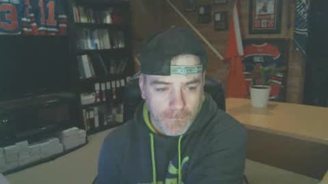 Snapshot of canadianboi6969 chatting on 02.02.25 CanadianBacon6969 online show from 02.02.25