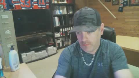 Snapshot of canadianboi6969 chatting on 03.03.25 CanadianBacon6969 online show from 03.03.25