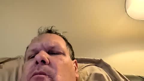 Snapshot of canadienexplosion chatting on 10.19.25 canadienexplosion online show from 10.19.25